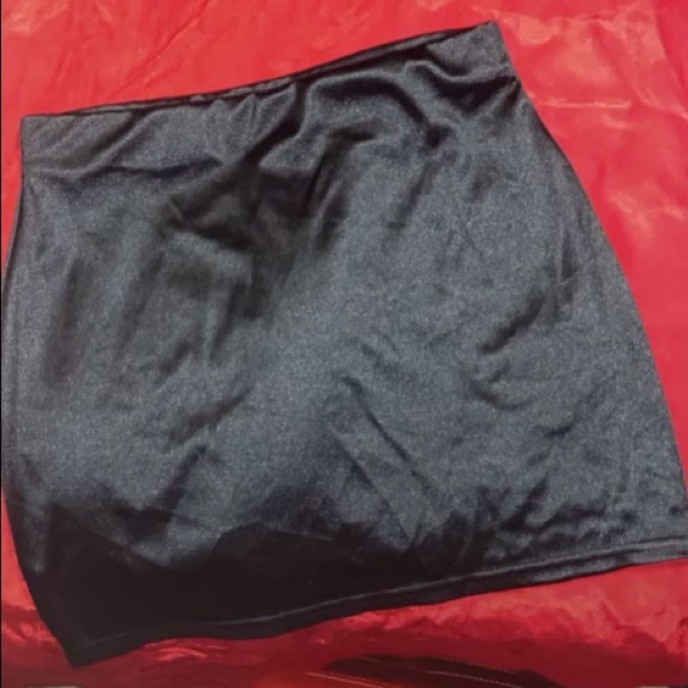 I am selling a new set color back